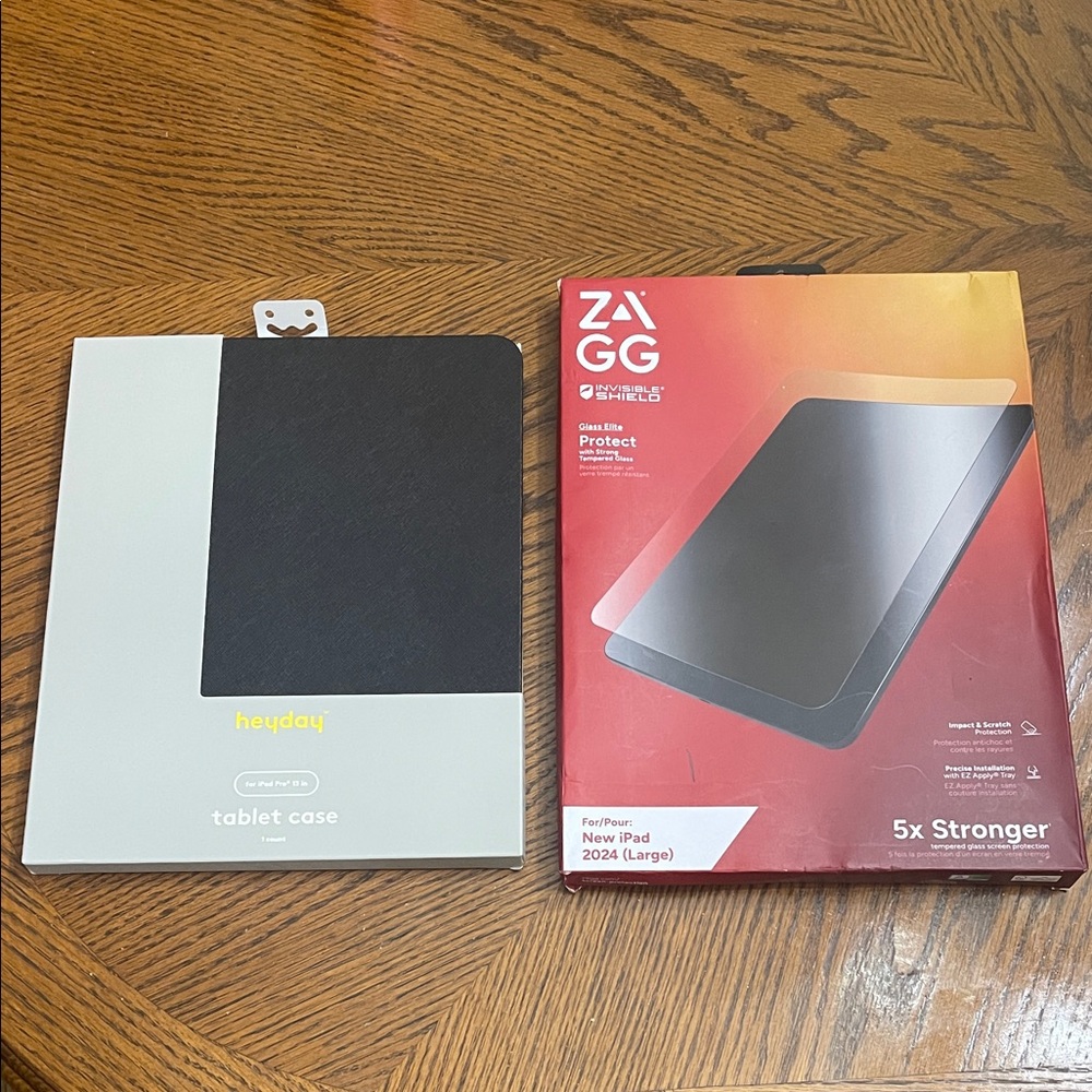 NEW IPad Pro 13 in Accessories Lot
